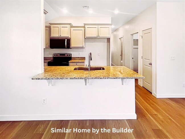 Building Photo - 1205 SW Bishop Rd