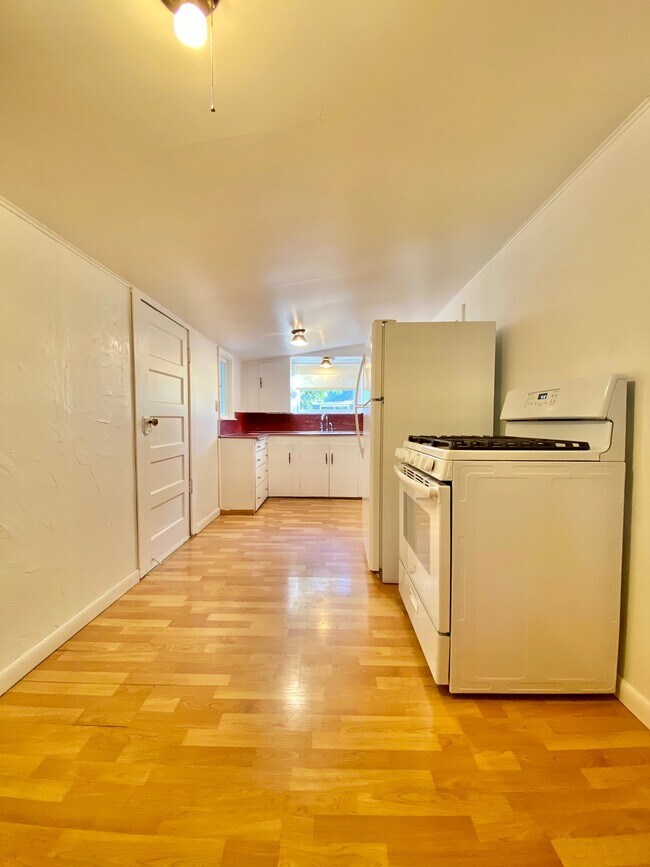 Building Photo - 10217 Ridgeview Dr