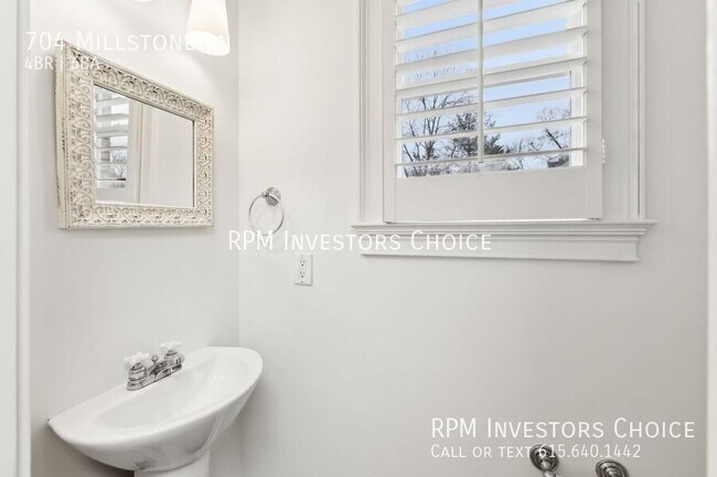 Building Photo - 704 Millstone Ln