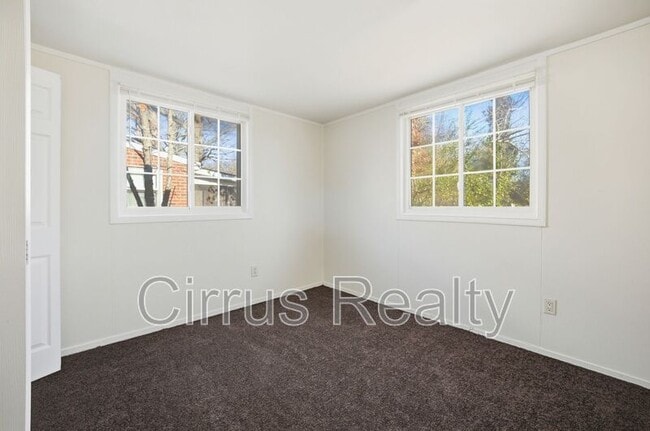 Building Photo - 1924 Zinzer Rd