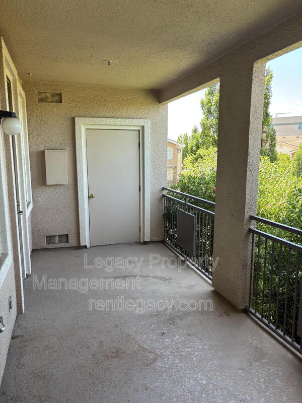 Building Photo - 1501 Secret Ravine Pkwy