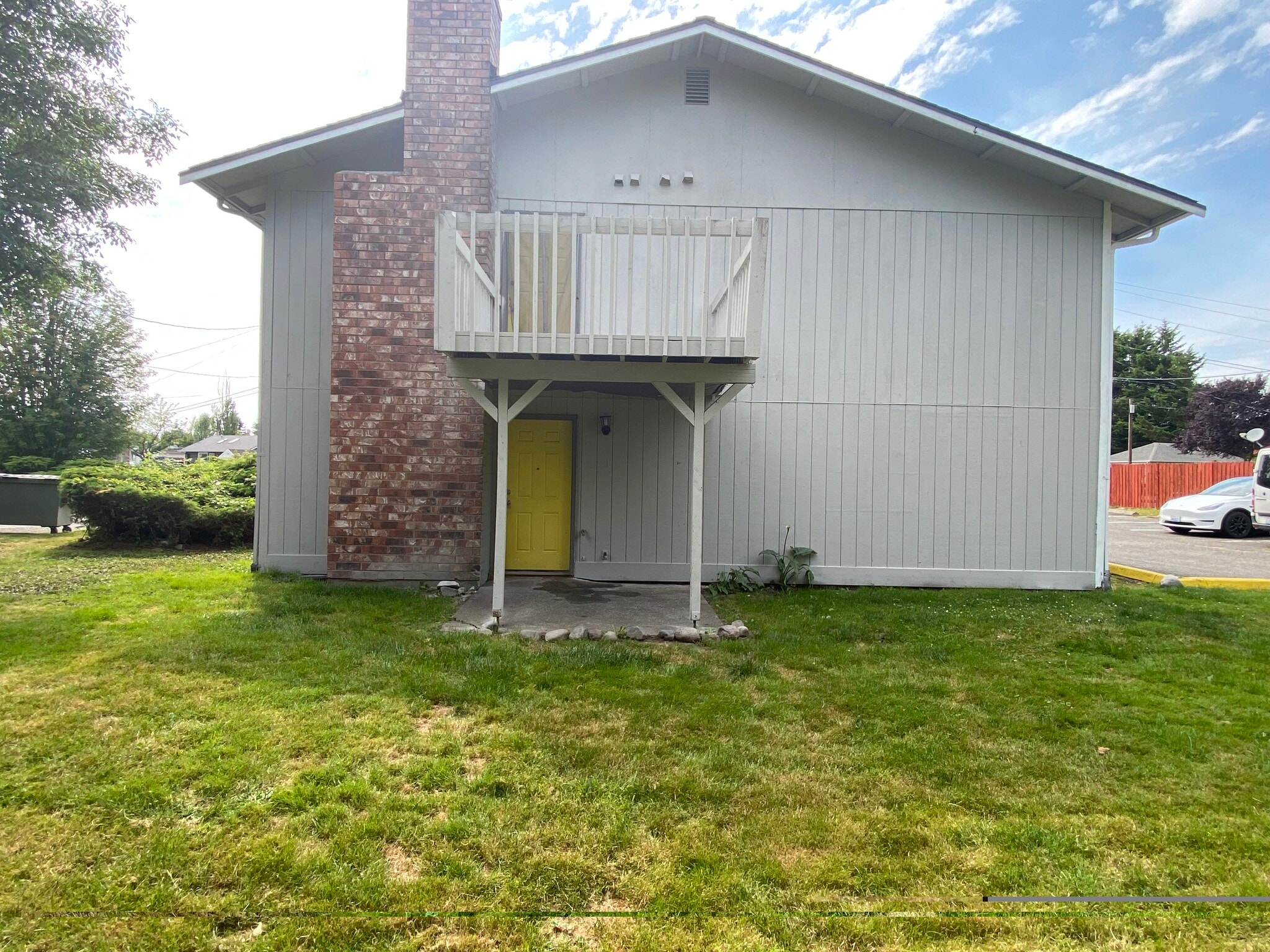 Building Photo - 717 Myrtine St