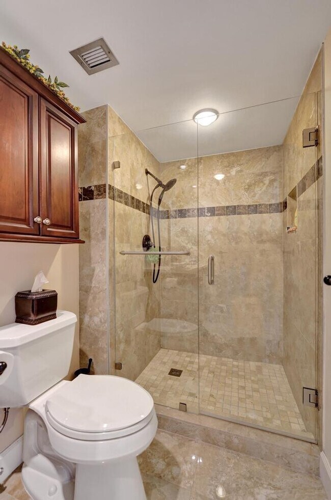 Building Photo - 2000 S Ocean Blvd