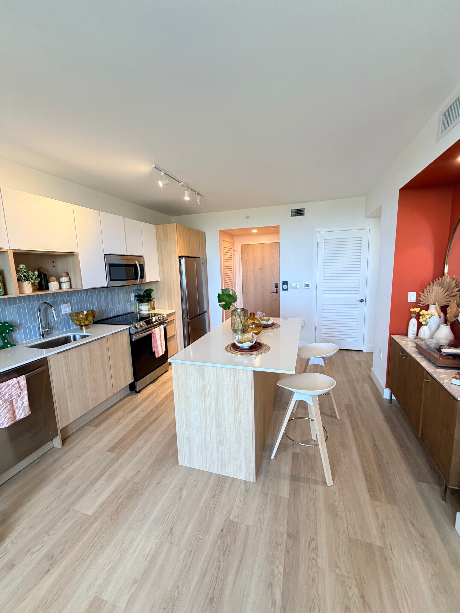 Building Photo - 342 NE 35th St