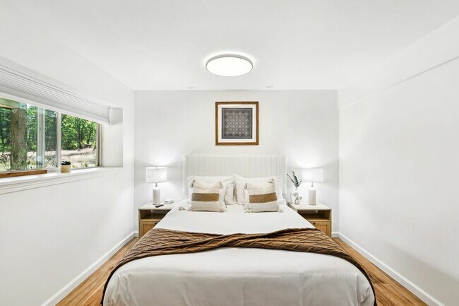 Building Photo - 14341 WA-530