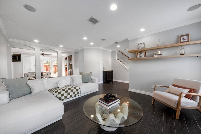 Building Photo - 768 Worthshire St