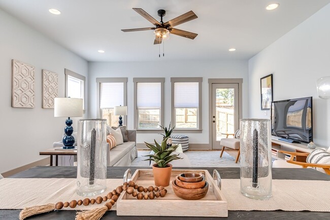 Building Photo - 1603 Porter Ave