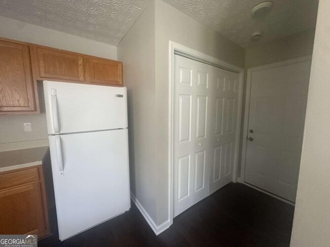 Building Photo - 6110 Flagstaf Walk