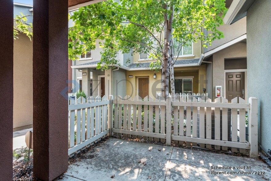 Building Photo - 1241 Arabica Terrace