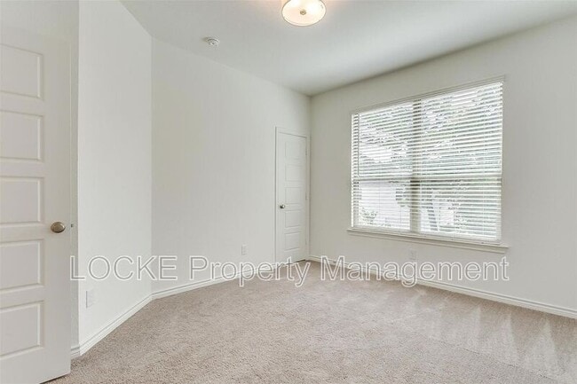 Building Photo - 205 Athenia Dr