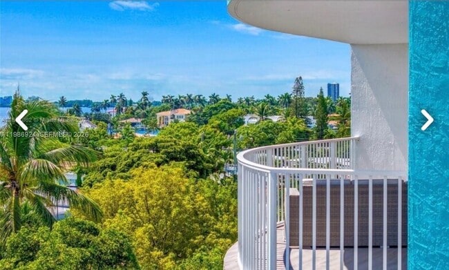 Building Photo - 1555 N Treasure Dr