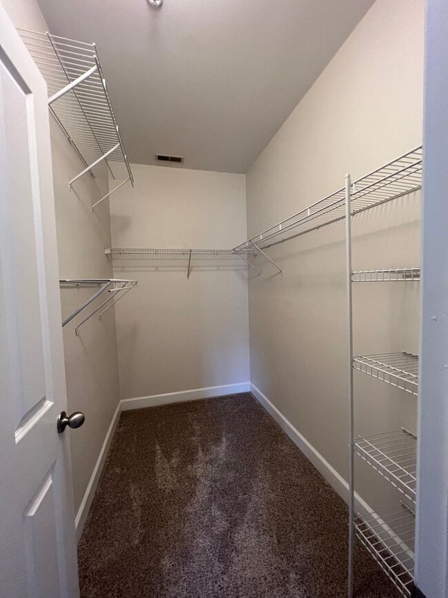 Building Photo - 2 bed 2 bath Lenox village condo