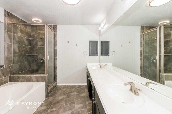 Building Photo - 15426 Baxter Ave