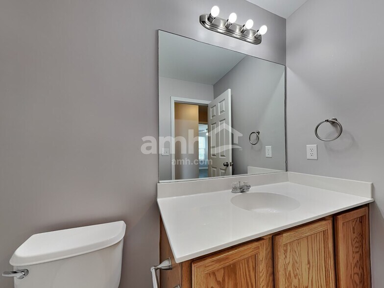 Building Photo - 201 Heritage Pky