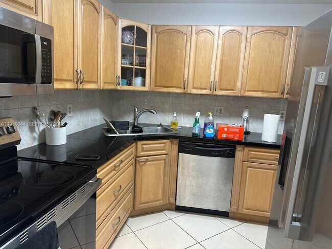 Building Photo - 1801 S Ocean Dr