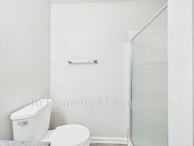 Building Photo - 7941 NW 79th Pl
