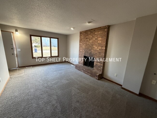 Building Photo - 2616 Beverly Dr