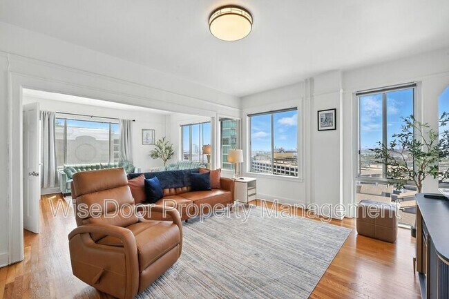 Building Photo - 360 W Ocean Blvd