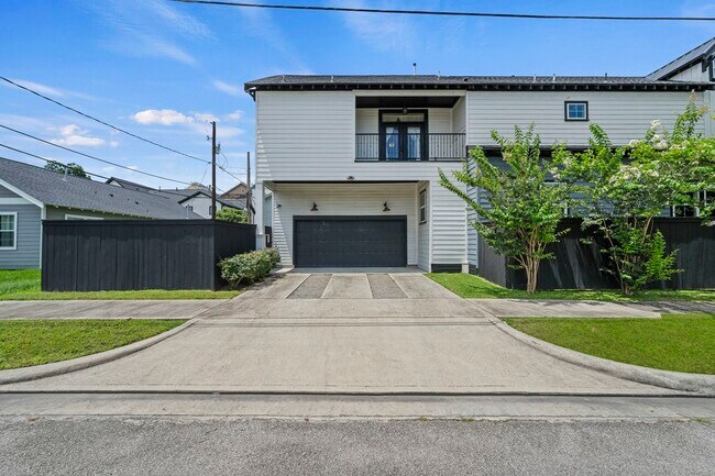 Building Photo - 301 Cordell St