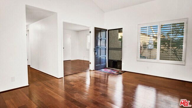 Building Photo - 263 E Sierra Madre Blvd