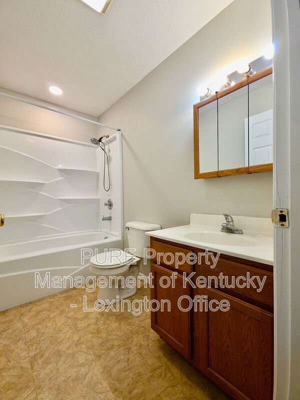 Building Photo - 1004 Whipporwill Dr