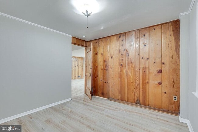 Building Photo - 869 Patrick Henry Dr