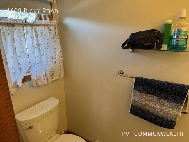 Building Photo - 1609 Ricky Rd