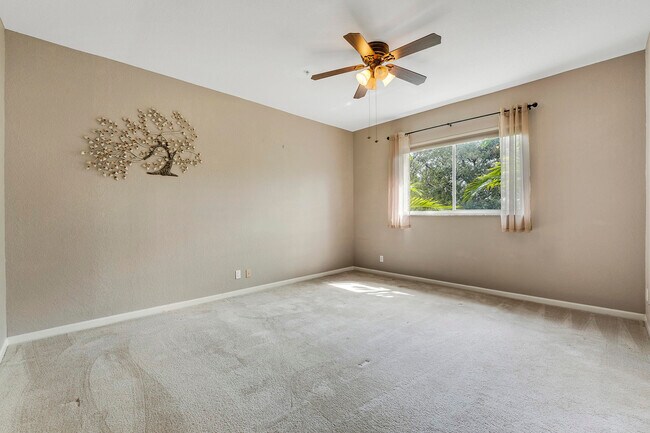 Building Photo - 3172 N Greenleaf Cir