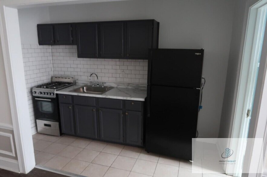 Building Photo - 5301 N Ashland Ave