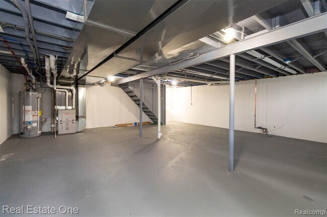 Building Photo - 5485 Hammersmith Dr