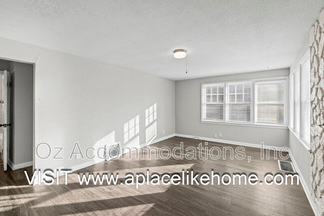 Building Photo - 1501 N 22nd St