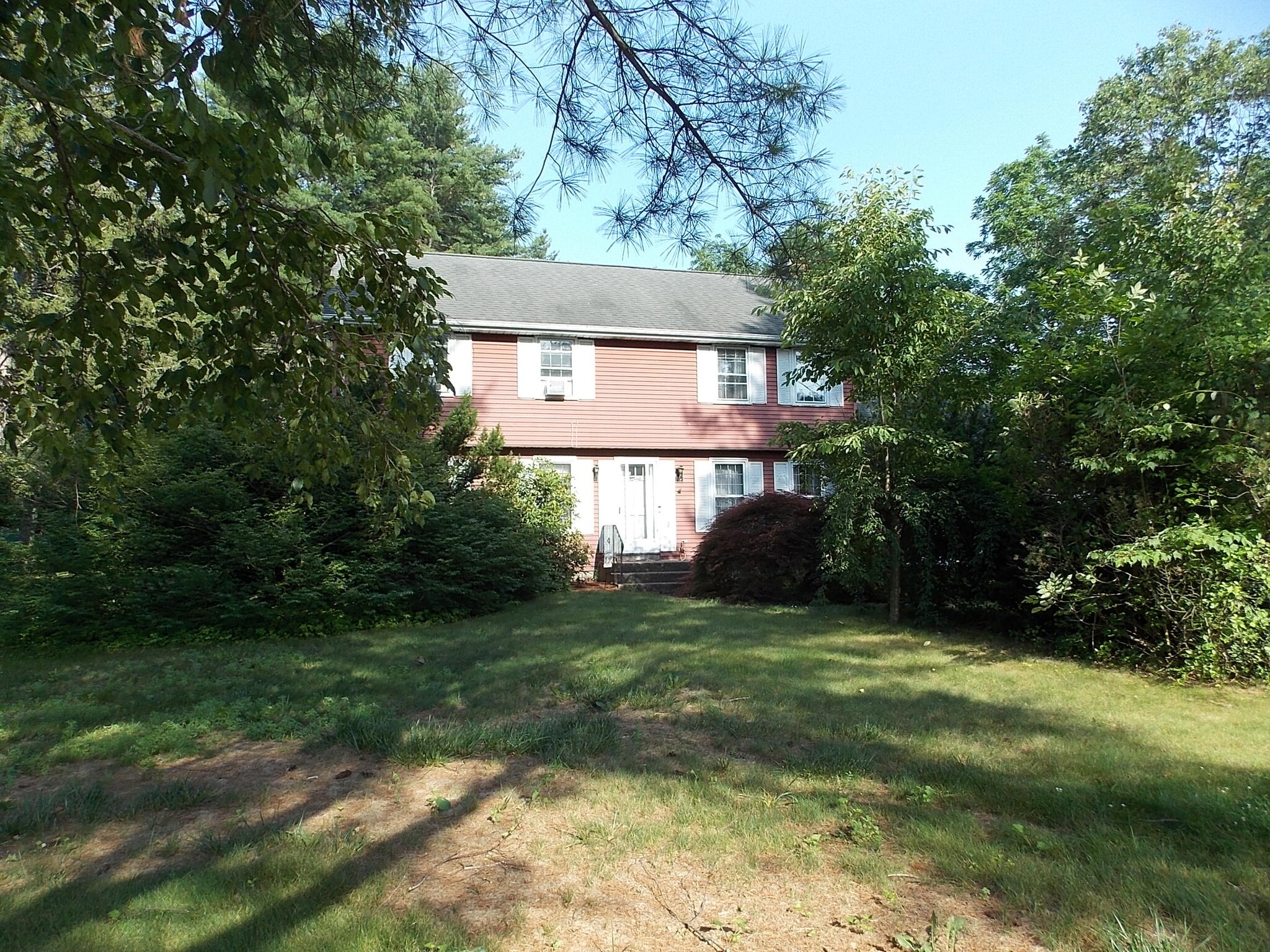 4 bedroom 2.5 bath colonial across from park - 54 Hungary Rd