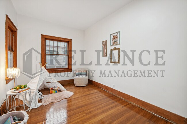 Building Photo - 236 N Holyoke St