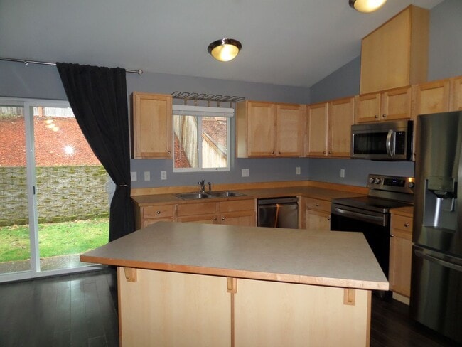 Building Photo - Super-Cute 2-Bedroom Townhome in Great Map...