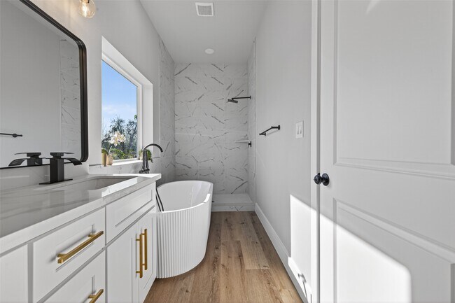 Building Photo - 4117 Yale St