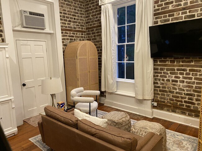 Building Photo - 53 Hasell St