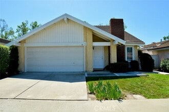 Building Photo - 18 Gold Bluff