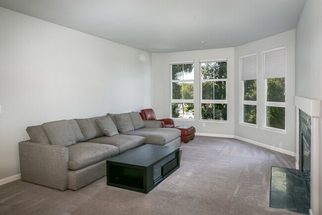 Building Photo - 880 Meridian Bay Ln