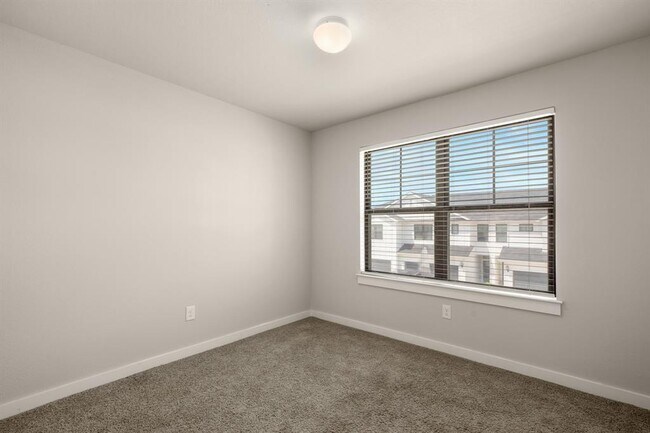 Building Photo - 253 Fieldwood Dr