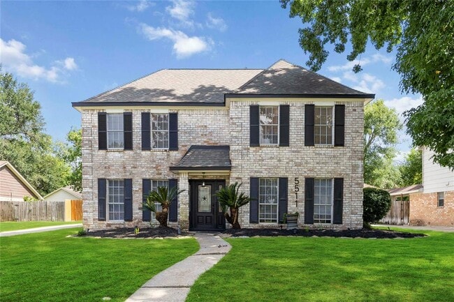 Primary Photo - 5511 Green Timbers Dr