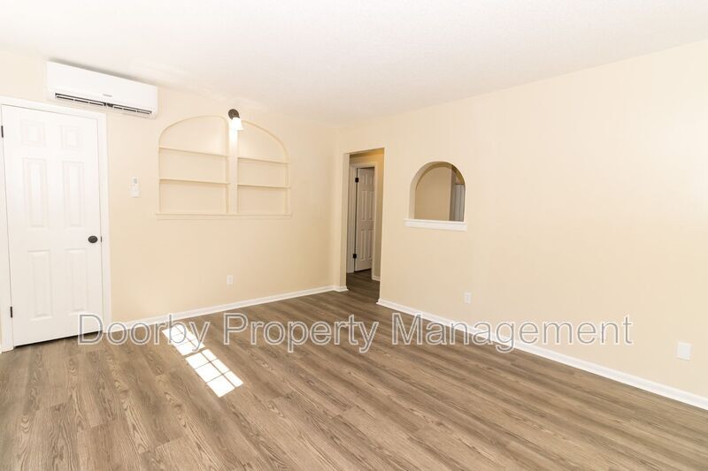 Building Photo - 2425 Ashmore Ave
