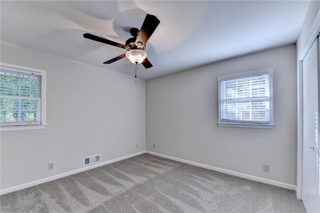 Building Photo - 478 Dorsey Cir SW