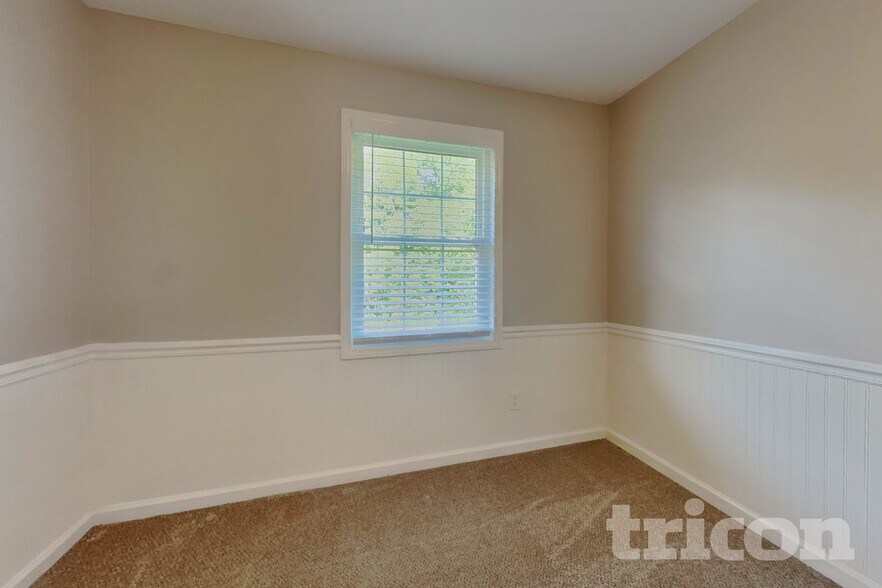 Building Photo - 5708 Green Apple Dr