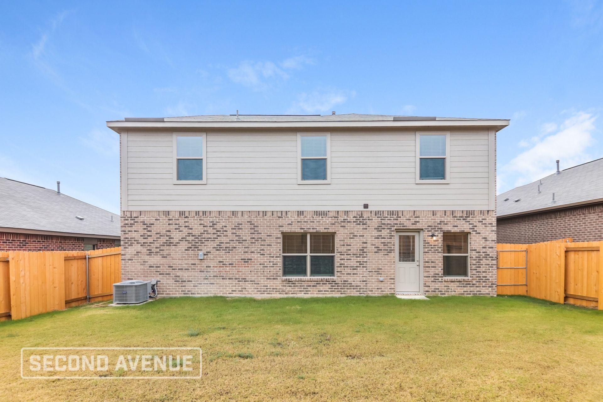 Building Photo - 841 Serena Dr
