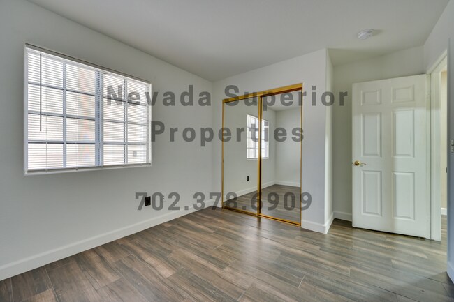 Building Photo - NW!!!  4 Bedrooms!!! Pool!! Spa!! Water Fa...