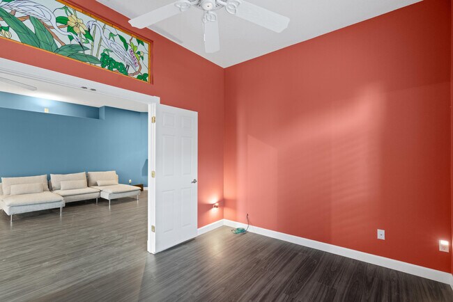 Building Photo - 582 Montevina Dr