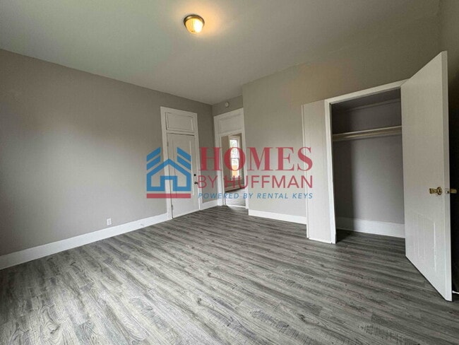 Building Photo - Two Bedroom House | Move in Ready | Move I...