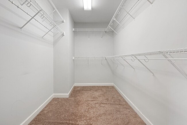 Building Photo - Gorgeous Lake Hogan Farms townhome available NOW!