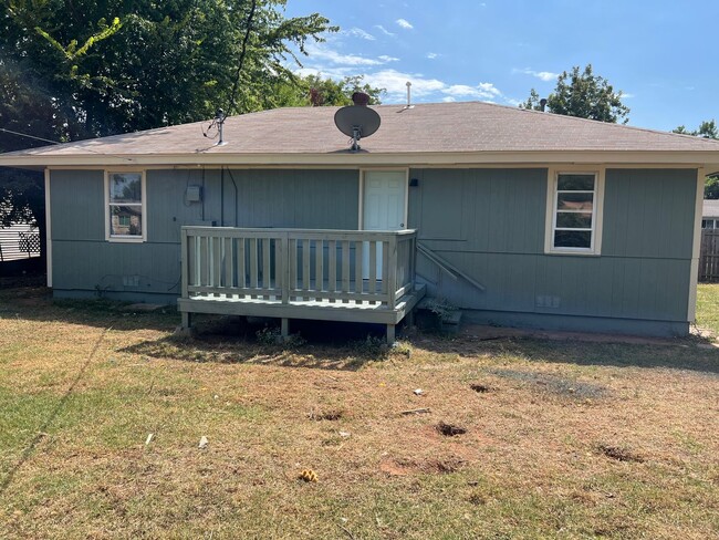 Building Photo - Larger three bedroom home for rent.
