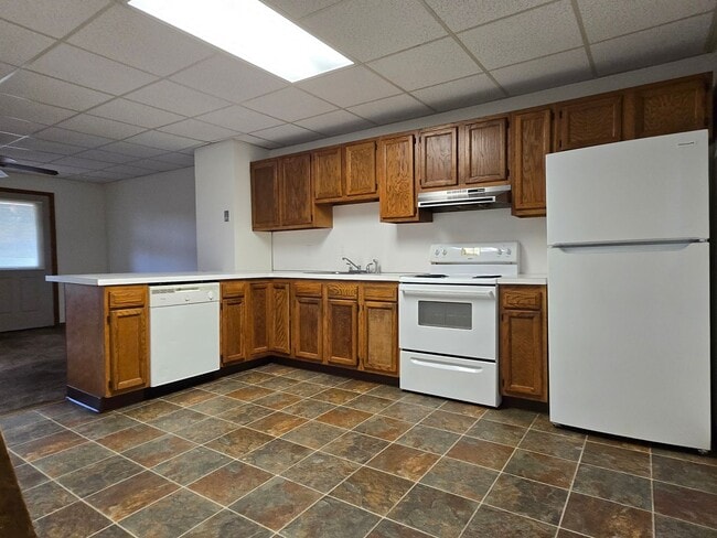 Building Photo - Spacious two-bedroom townhome in Stockerto...